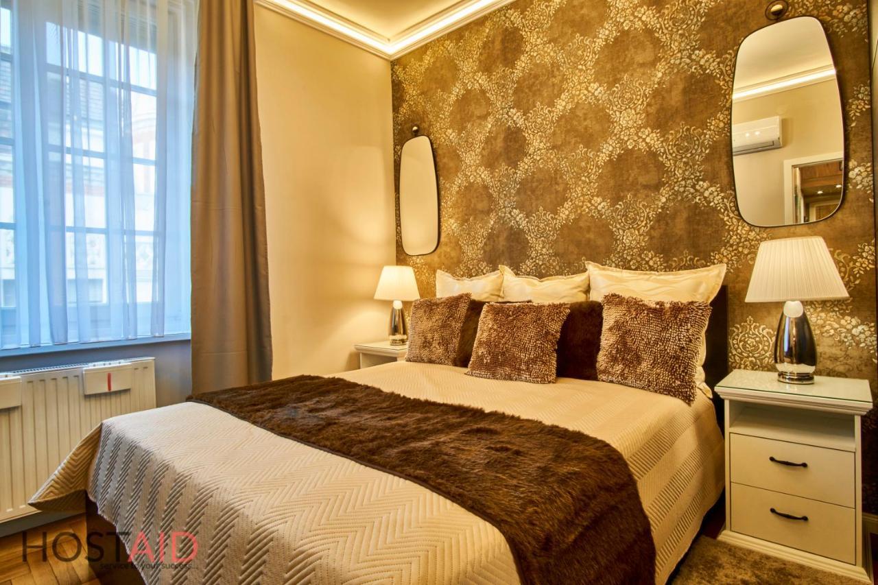 R7 Design Apartment - Hostaid Budapest Kültér fotó