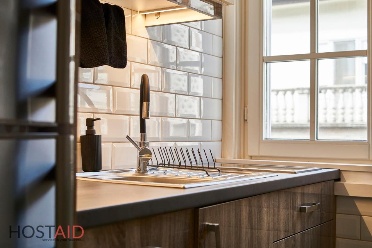 R7 Design Apartment - Hostaid Budapest Kültér fotó