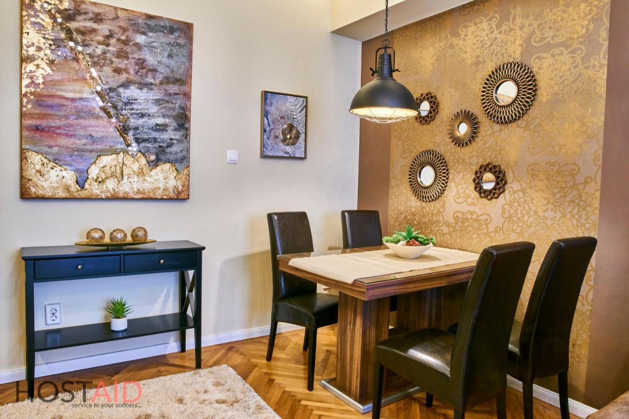 R7 Design Apartment - Hostaid Budapest Kültér fotó