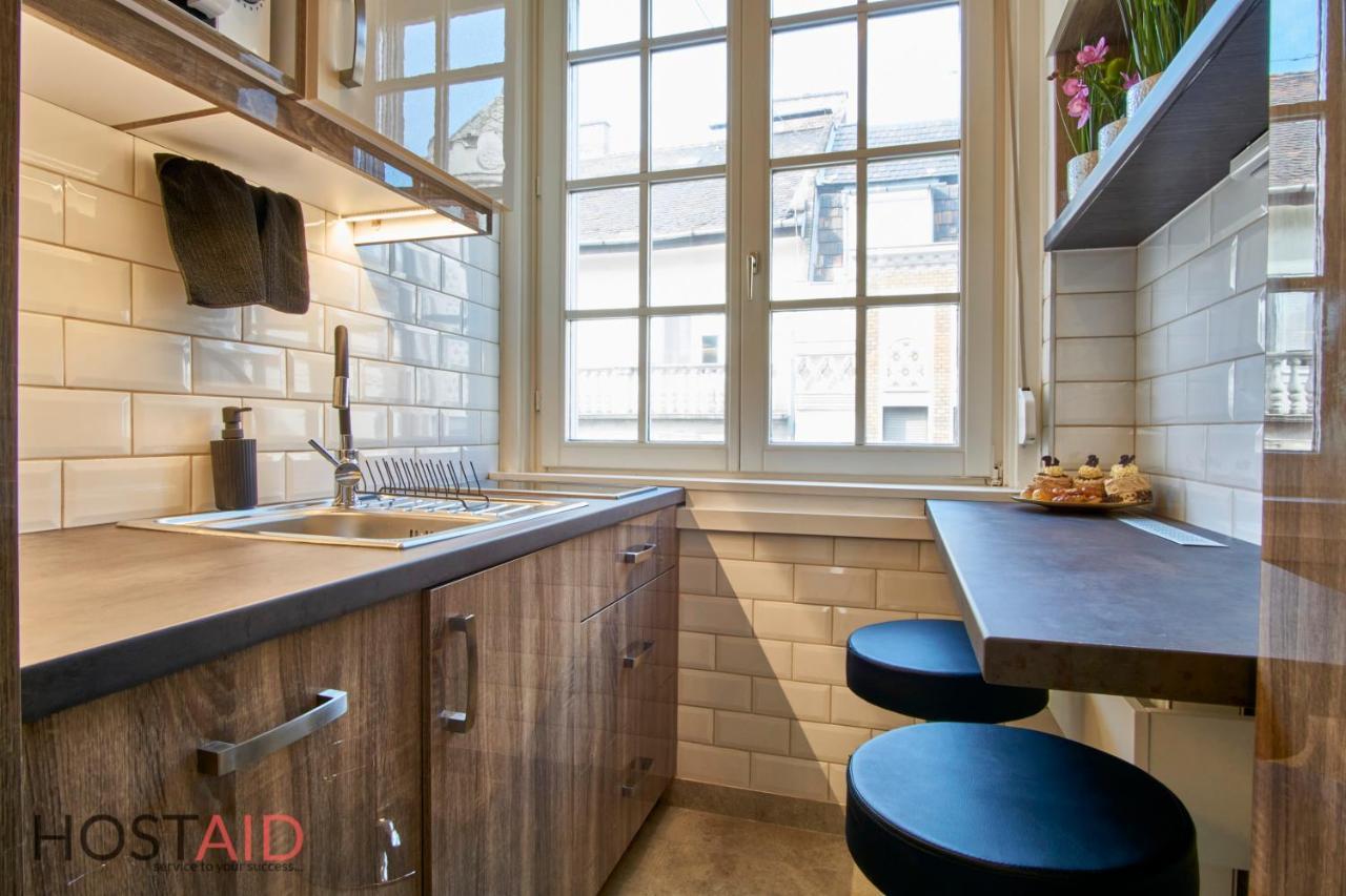 R7 Design Apartment - Hostaid Budapest Kültér fotó