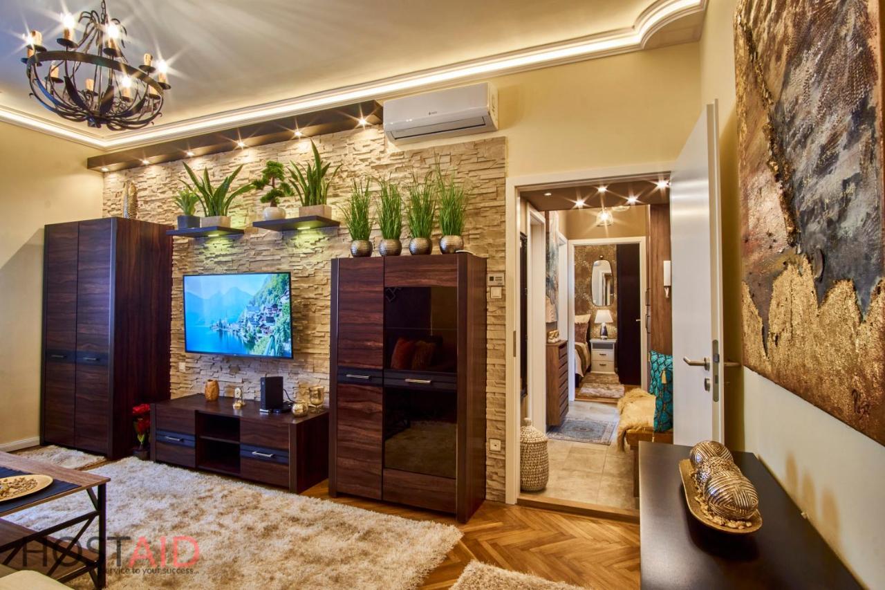 R7 Design Apartment - Hostaid Budapest Kültér fotó