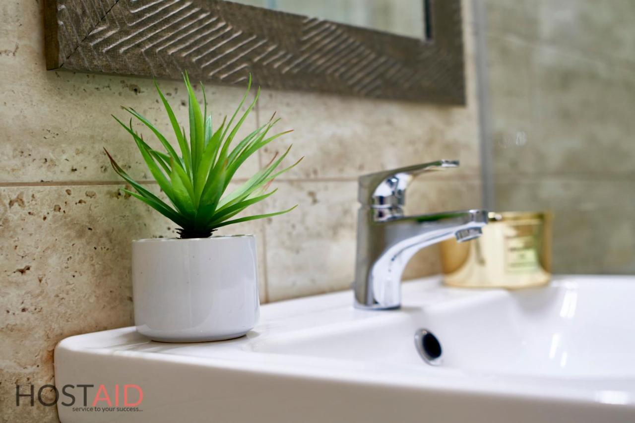 R7 Design Apartment - Hostaid Budapest Kültér fotó